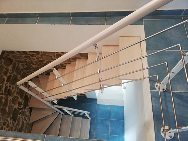 acces etage escalier quart tournant knock
