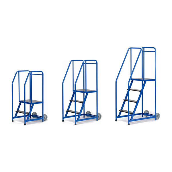 Mobile Plattformleiter speziell für enge Räume konzipiert: Nur 0,56m breit.